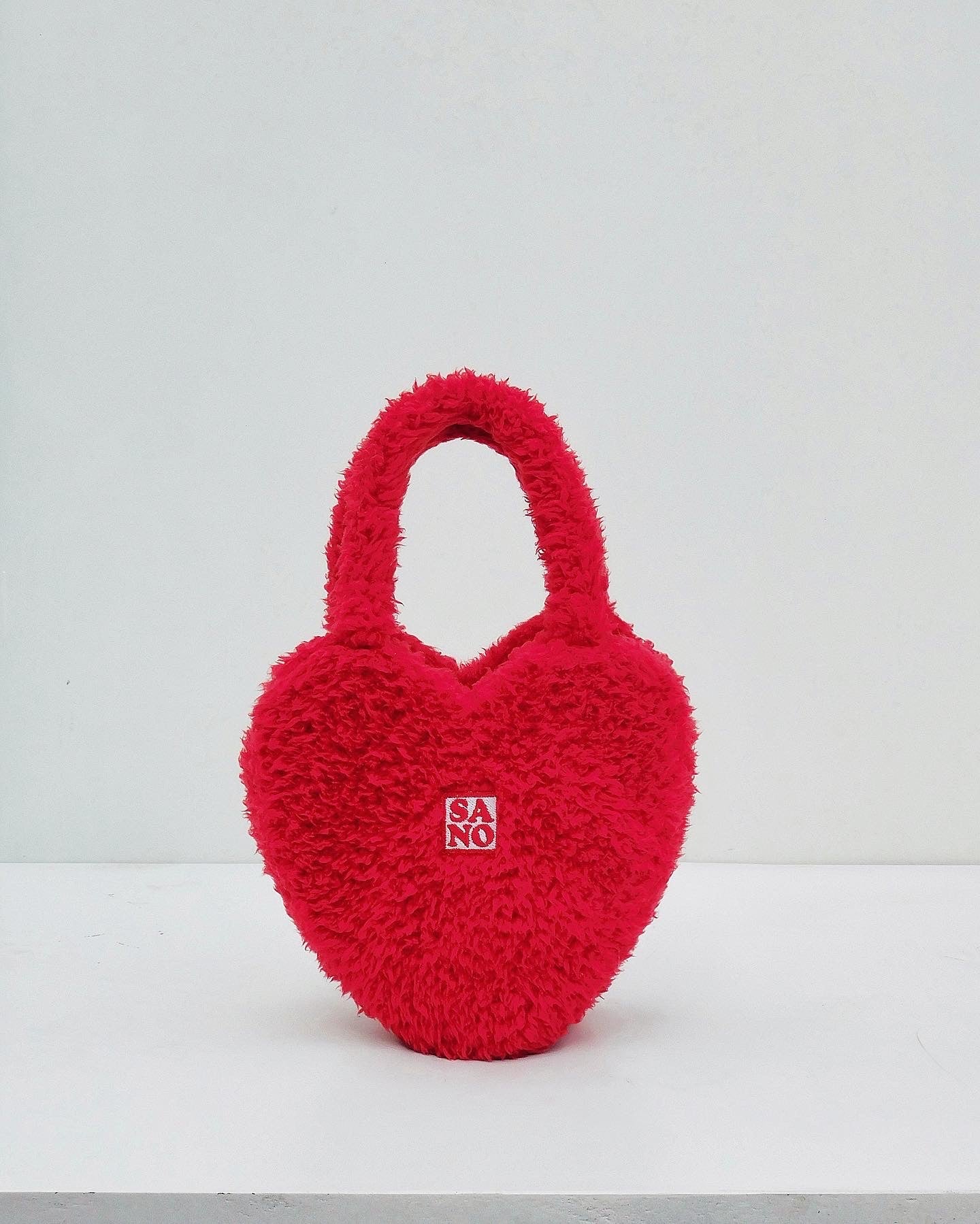 Bolsa en forma de corazón afelpada